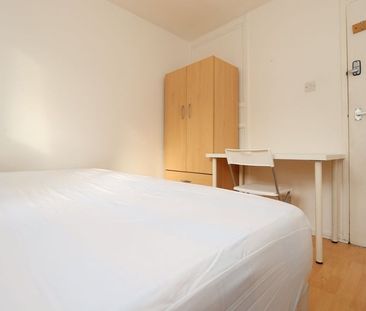 Room in a Shared Flat, Meredith St, E13 - Photo 1