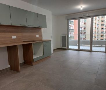 location Appartement T2 DE 45.8m² À NICE - Photo 2