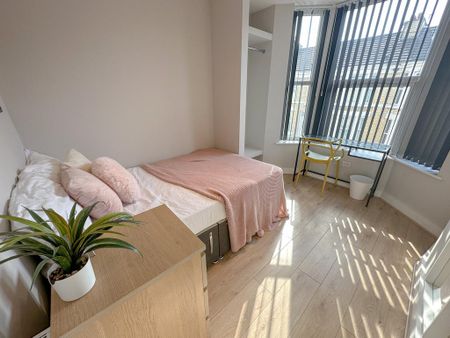 5 bedroom terraced house to rent - Photo 2