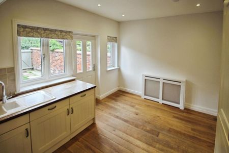 2 bedroom terraced house to rent - Photo 5