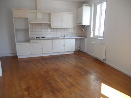 Appartement CHALONS EN CHAMPAGNE - PLACE MONSEIGNEUR TISSIER - Photo 5