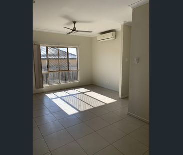 Modern Family Living in Glen Eden Estate - Photo 3