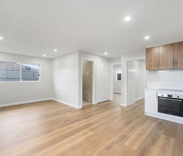 Brand new with premium finishes - Photo 2