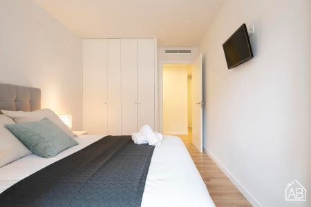 2-Bedroom Apartment with Communal Pool and Terrace Overlooking Badalona Marina - Photo 5