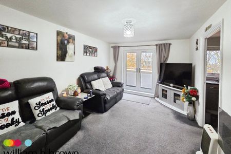 Hogg Lane, GRAYS - Photo 3