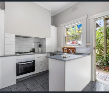 Art Deco Charm by the Beach — Freshly Updated & Perfectly Positioned - Photo 4