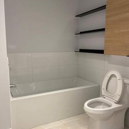 2 CH - 1 SDB - Montreal - $2,100 /mo - Photo 3