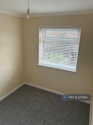 3 bedroom terraced house to rent - Photo 3