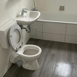 Moderne 2-Zimmer-Wohnung mit großer Küche! - Photo 2