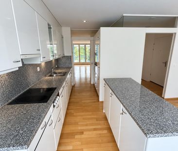 Sonnige 3.5-Zi-Wohnung in Meilen mit Wintergarten, Cheminée und Garage - Photo 6