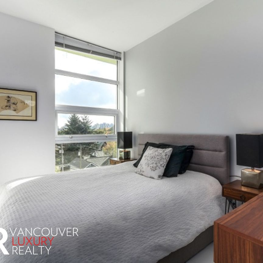 Condo in Vancouver West Side, BC - Photo 1
