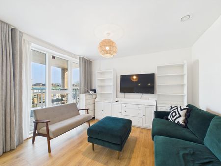 2 Bedroom - Photo 2