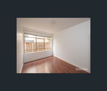 2/384A Glen Eira Road, Caulfield, Vic 3162 - Photo 2