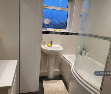 5 bedroom detached house to rent - Photo 1