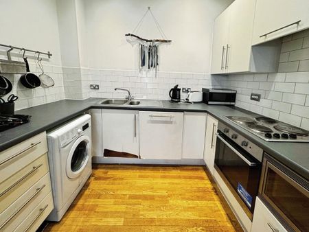 2 bedroom flat to rent - Photo 5