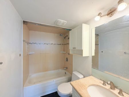 For Lease - 100 Echo Point Unit# 1707, Toronto, Ontario - Photo 5