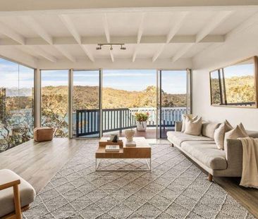 Stunning 3 Bedroom House with Water Views - Photo 1