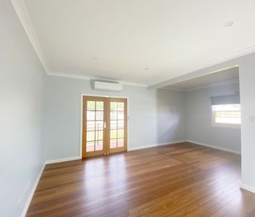 Charming Modern Cottage - Photo 1