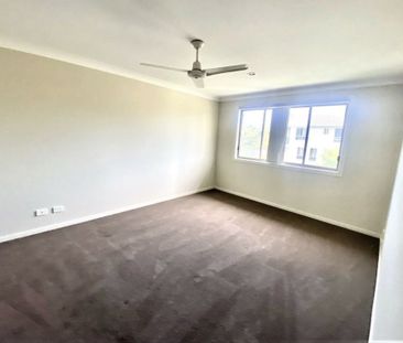 Modern 4-Bedroom Home in Prime Coomera Location - Photo 1