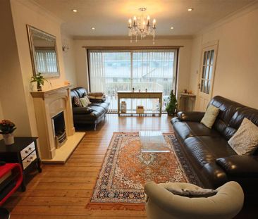 4 bedroom semi-detached house to rent - Photo 2