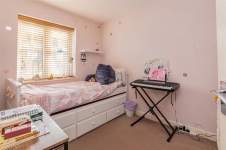 3 bed House - Semi-Detached To Let - Photo 4
