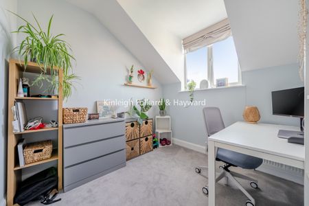Mantle Road, Brockley, London, SE4 - Photo 3