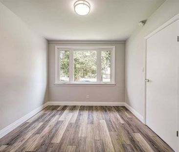 For Lease - 822 Douglas Street Unit# Main, Oshawa, Ontario - Photo 2