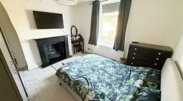 Newhey Road, Newhey, Rochdale OL16 4JY - Photo 1