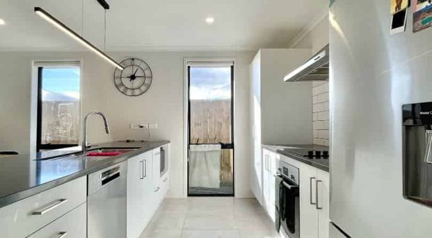 Modern 3-Bedroom Home in Wainuiomata - Photo 1