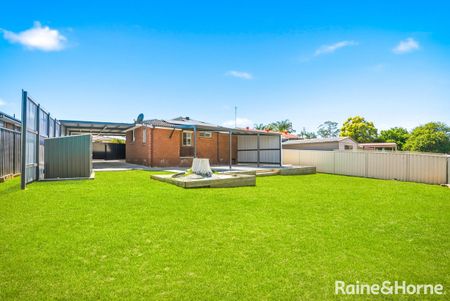 Freshly Updated Three Bedroom Family Home - Photo 5