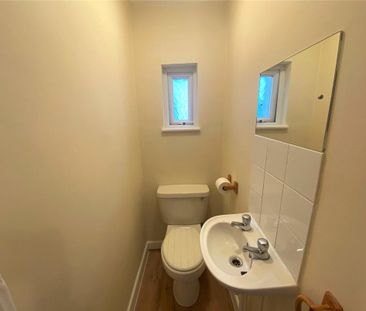 2 bedroom semi-detached house to rent - Photo 4