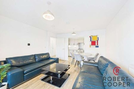 Bourne Court, Ruislip, HA4 - Photo 2