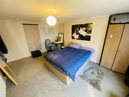 3 bedroom ground floor flat to rent - Photo 2
