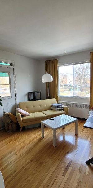 3 1/2 Vieux-Longueuil RÉNOVÉ - Photo 1