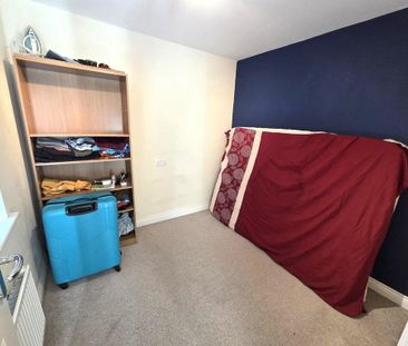 4 bedroom semi-detached house to rent - Photo 3