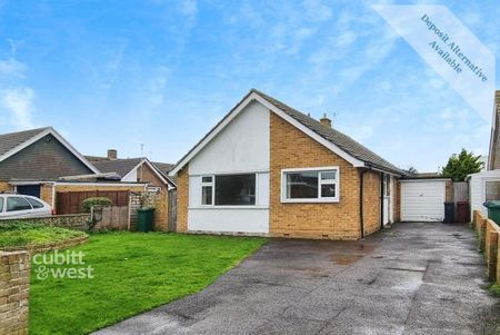 3 bedroom detached bungalow to rent - Photo 2