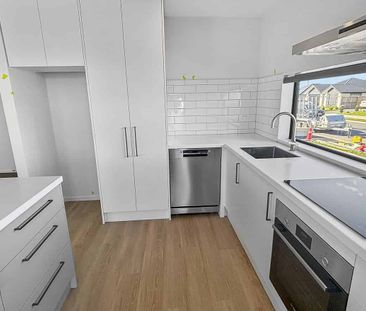 Modern Living in Rolleston - Photo 2