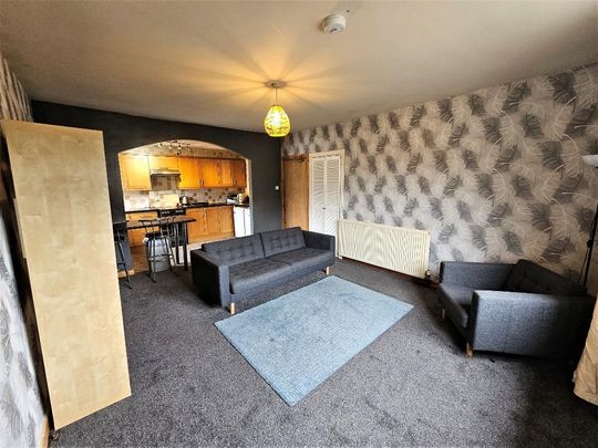 3 bedroom flat to rent - Photo 1