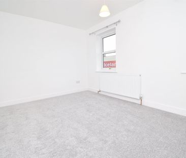 Bank Street, Ossett - Photo 3