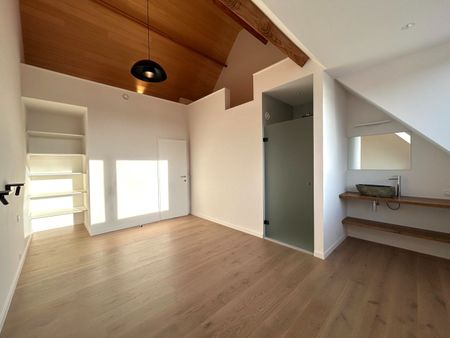 Volledig gerenoveerd duplex-appartement met 3 ruime slaapkamers te centrum Tielt! - Foto 5