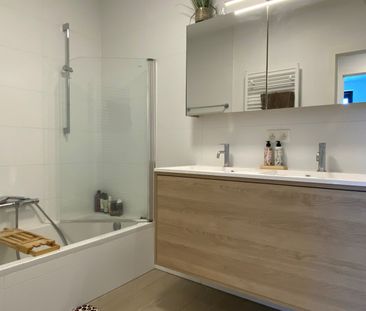 Modern 2-slaapkamer appartement met parking - Photo 6