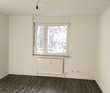 schöne 3-Zimmer-Wohnung mit 2 Balkonen und neuer Einbauküche - Photo 4