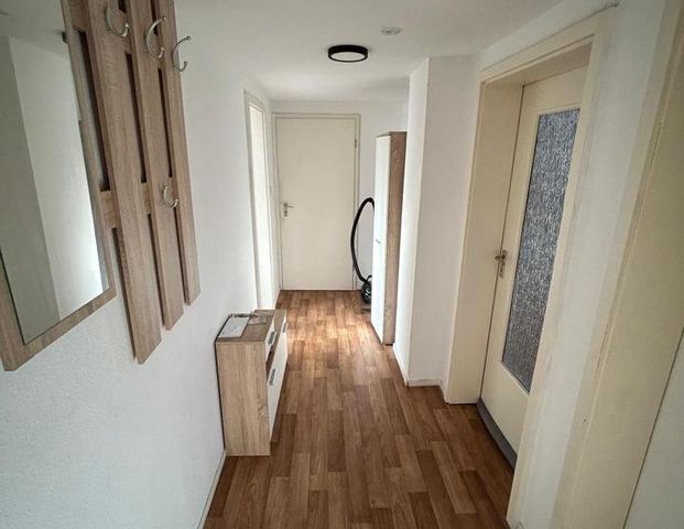 ***Helles WG-Zimmer mit in zentraler Lage zu vermieten*** - Photo 1