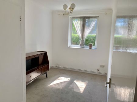 2 Bed Flat, Chilworth Court, SW19 - Photo 3