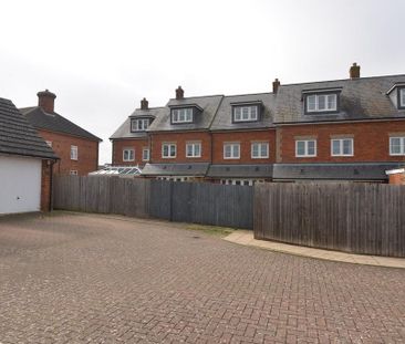 4 bedroom terraced house to rent - Photo 5