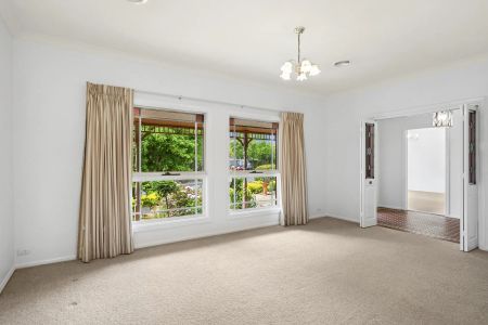 Lovingly Maintained Federation Style Home - Photo 2