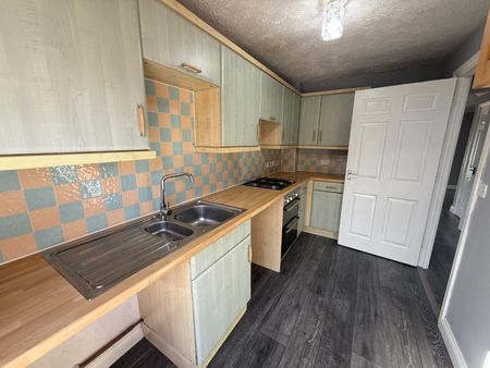Hallen Close, Emersons Green - Photo 3