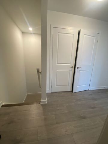 For Lease - 201 West Oak Trail, Kitchener, Ontario - Photo 2