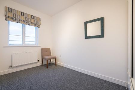2 bedroom flat to rent - Photo 4
