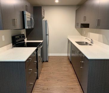 202 221A Lake Street - Photo 6